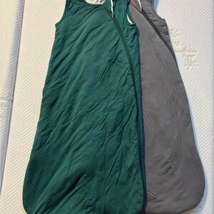 Kyte Baby Small 1.0 Tog Emerald & Small 2.5 Tog Charcoal Sleep Sacks Sold as Set